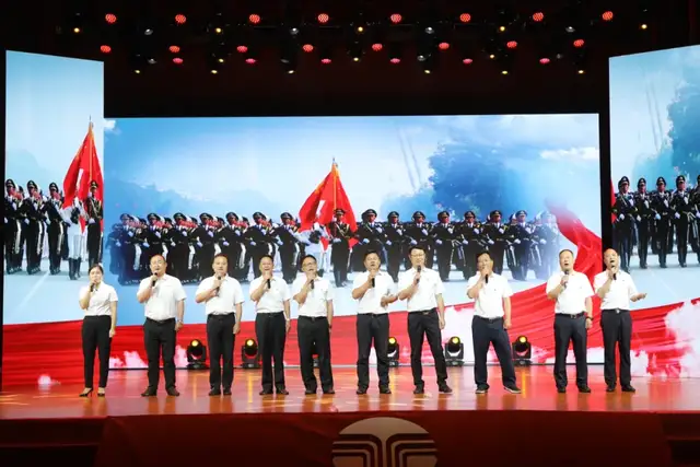 湘潭交发集团召开“两优一先”表彰大会