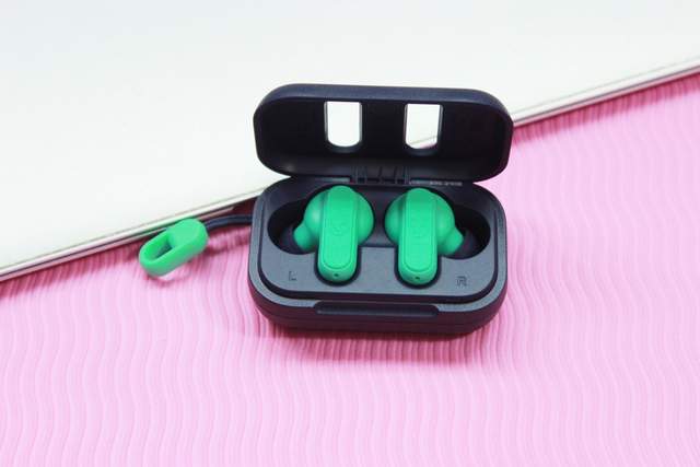 要音质更要个性，骷髅头Skullcandy Dime迷你豆满足你的不一样