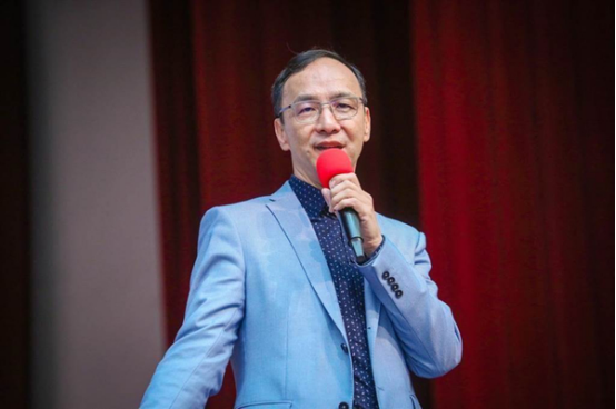 晚报|国家电网回应东北停电 澳总理吹捧美英澳联盟