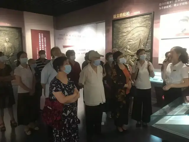 湘潭市二中开展“学史崇德—退休不褪色，永葆红色心”主题党日活动