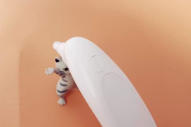 新升级更便捷——凡米发光耳温计使用