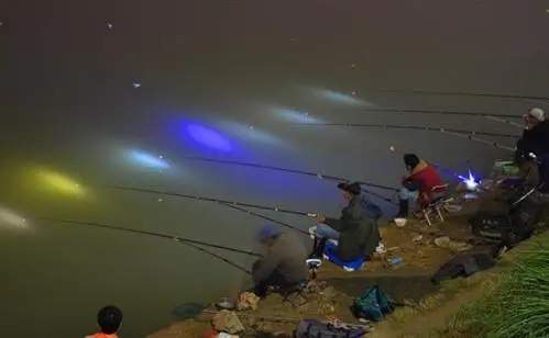 夜钓工具也会淘汰？高手却已悄悄换上高科技头灯