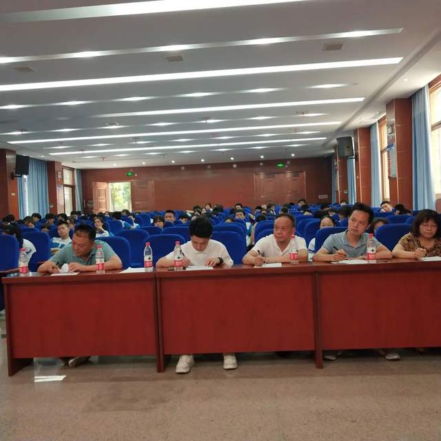 湘钢一中：说党史故事，颂党恩情深