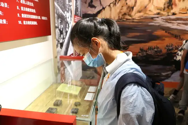 重走红色革命路，成都高新区中和小学开展红色教育研学活动