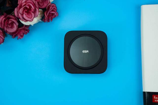 亿色车载无线充电器支架：吸附力强，充电迅速iPhone11pm也能用