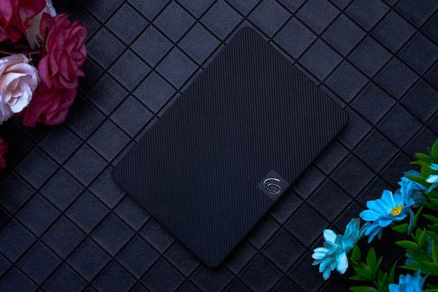 前几天数据丢失，我怕了。赶紧入手了希捷新睿翼移动硬盘