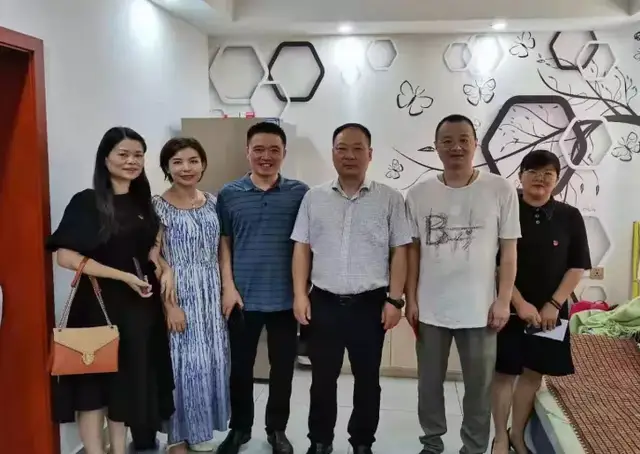 湘潭交发集团党委“七一”期间慰问困难党员