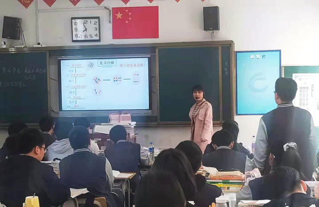 立足校本研修 助力教师成长 —记湘潭凤凰中学2021年青蓝工程青年教师汇报课