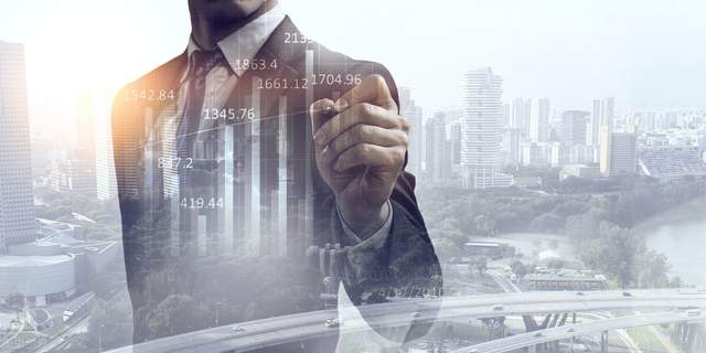 刘永春：万千世相中的本质勘探和温柔抚慰——王方晨《花局》读札