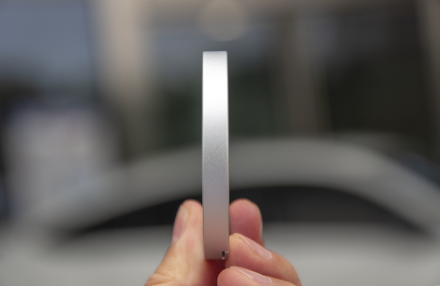 想提升iPhone12充电速度且不伤手机？亿色MagSafe磁吸15W无线充入手不亏！