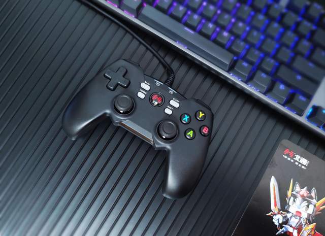 年轻人的第一款手柄，北通蝙蝠4炫酷来袭，助你圆蝙蝠侠英雄梦