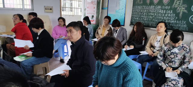 立足校本研修 助力教师成长 —记湘潭凤凰中学2021年青蓝工程青年教师汇报课