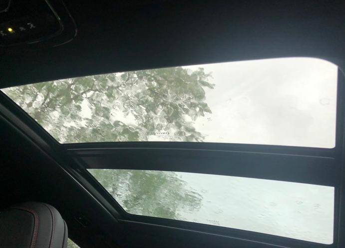 领克03劲pro款全景天窗,不光女人喜欢,男人也喜欢刚提领