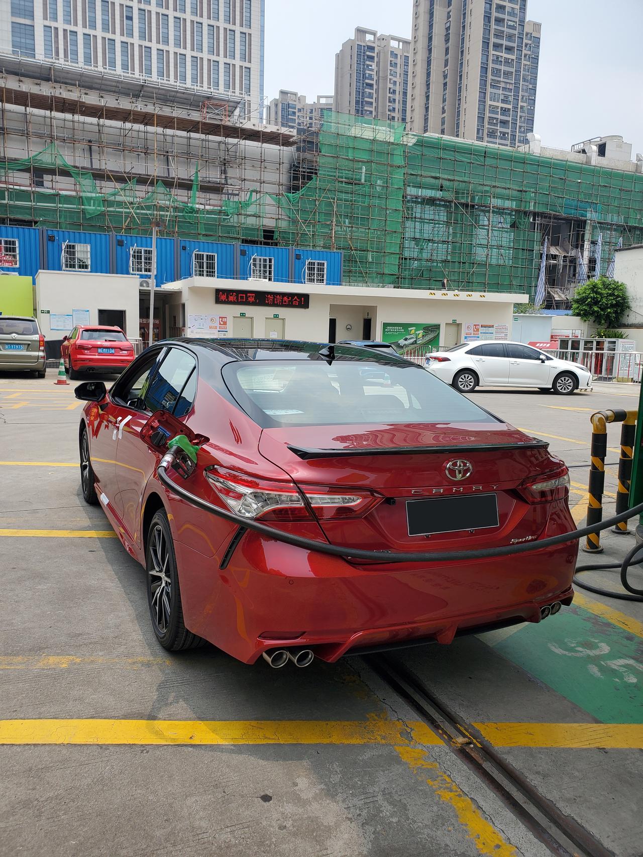 黑红双色21款凯美瑞25s锋尚版