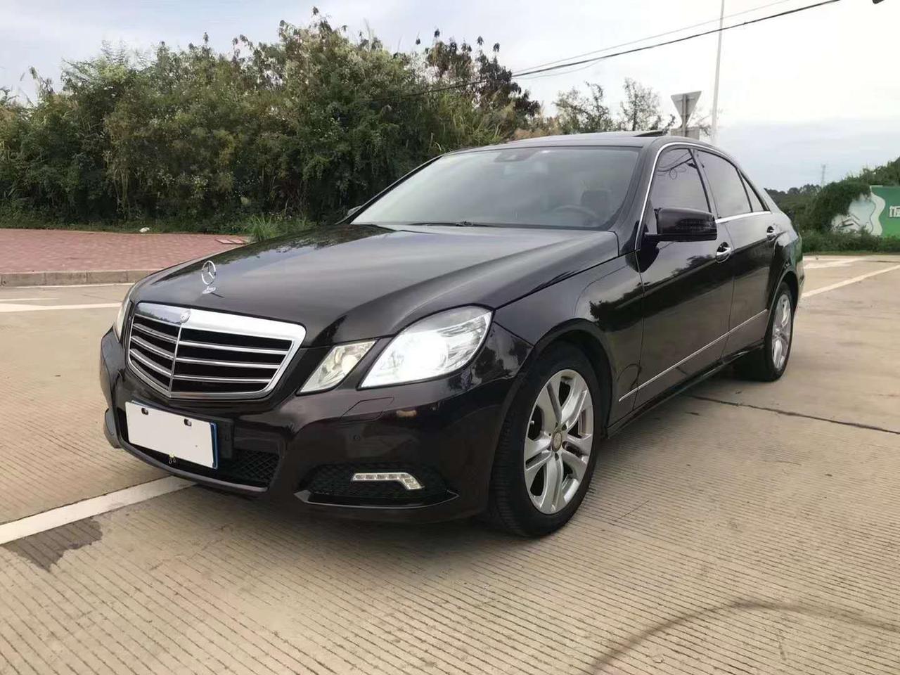 2010年奔驰e300进口现在车价还卖多少钱