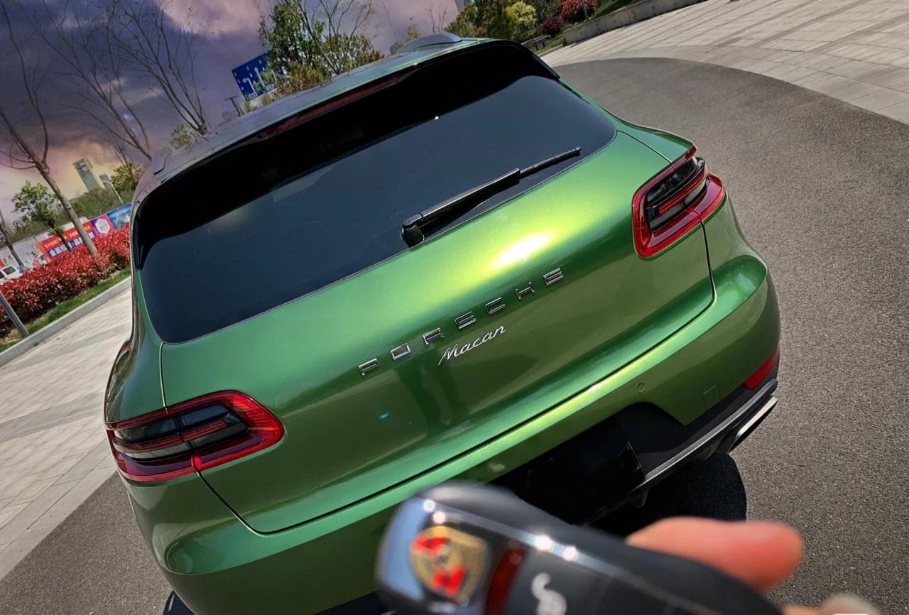 保时捷macan曼巴绿