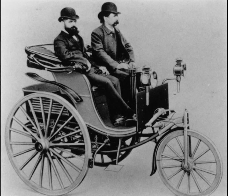 车的是卡尔弗里特立奇本茨是一名德国人而他也是奔驰公司的创始人之一