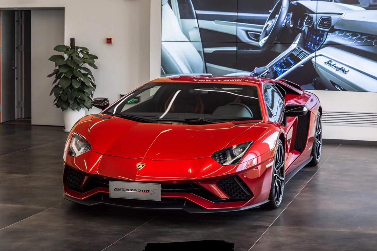 兰博基尼大牛aventadors红黑现车嘻嘻