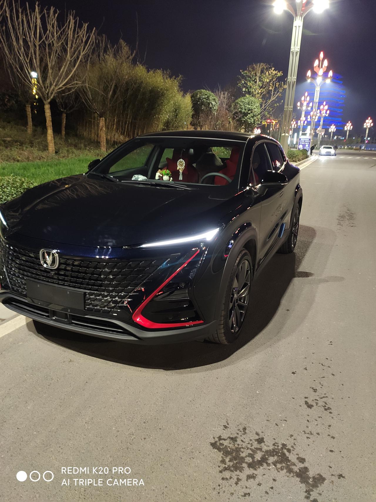 59万询底价一曲秋噫浓长安uni-t车主·车龄1年黑色晚上看漆面渐变蓝色