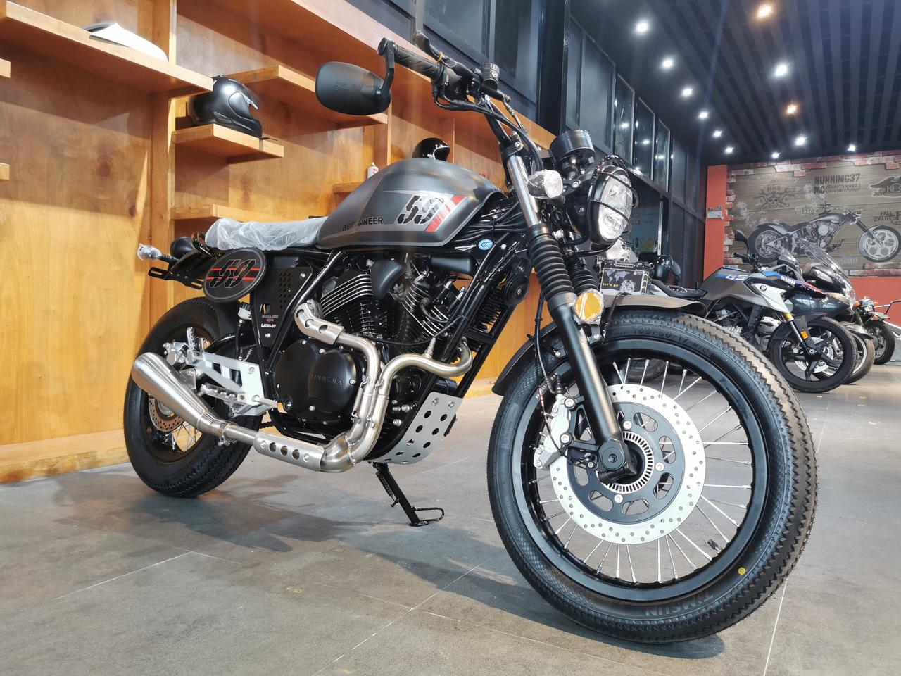 [新八闲唠〕新车开箱龙嘉v咖 暗黑情人abs版 意大利it