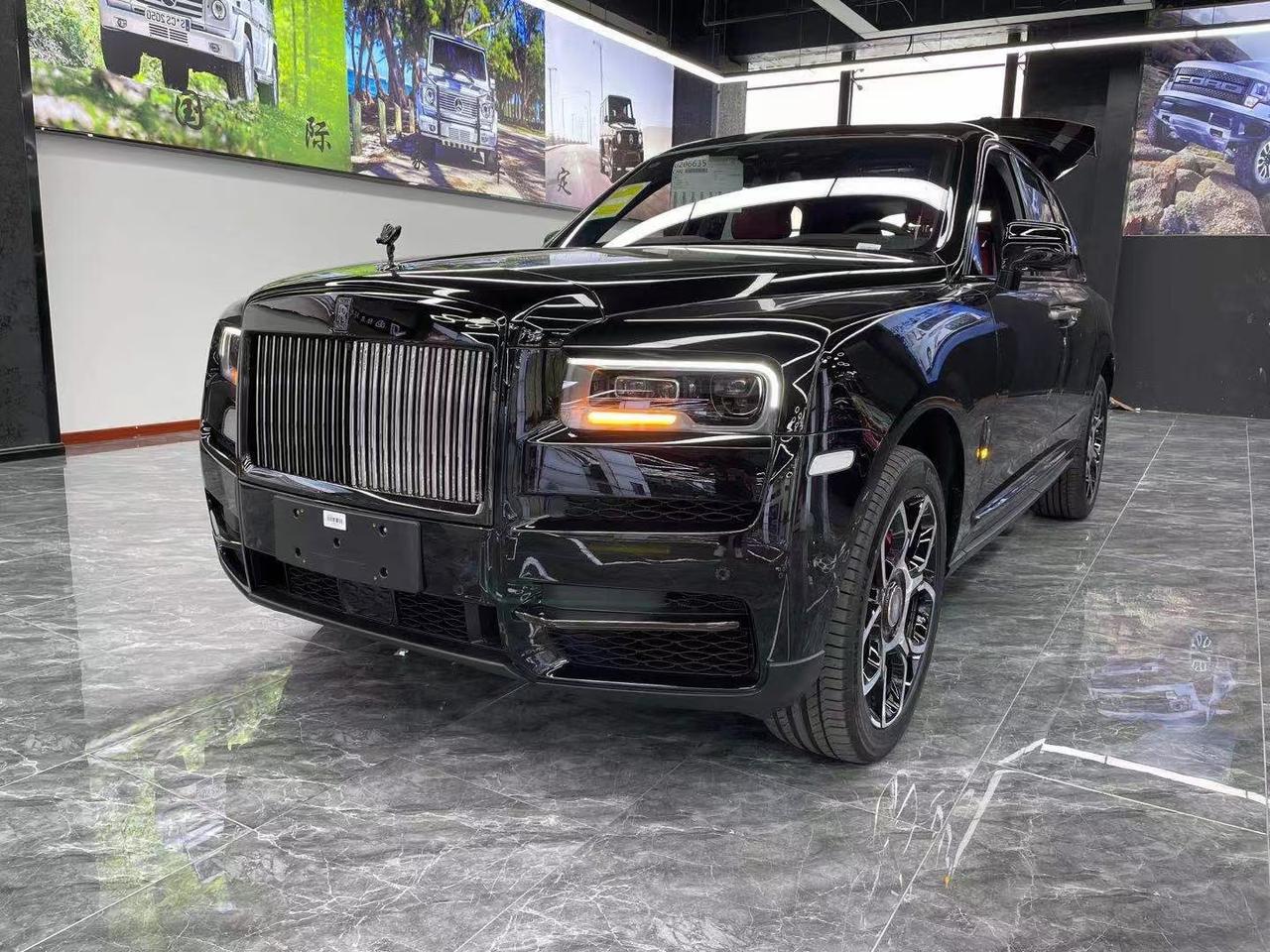 21款库里南bb版黑红五座