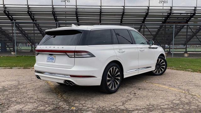 白色林肯飞行家大气