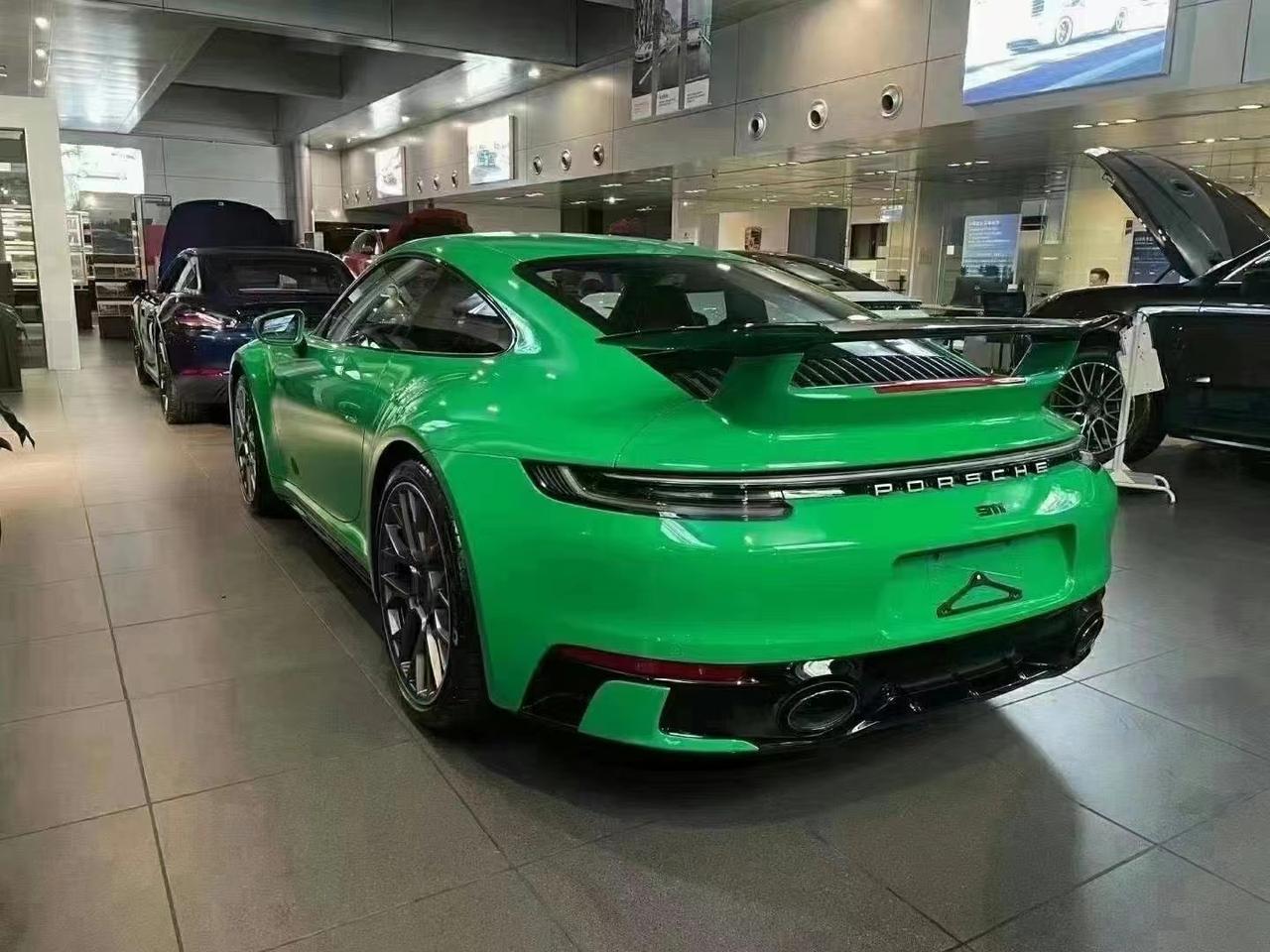 保时捷911青蛙绿