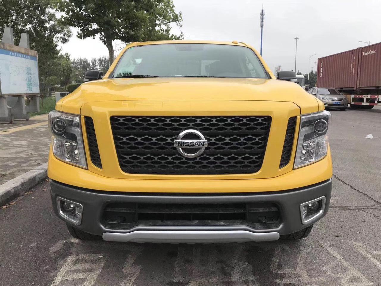 206818款尼桑泰坦全68国唯一代68理(本68家)颜色:白,黄