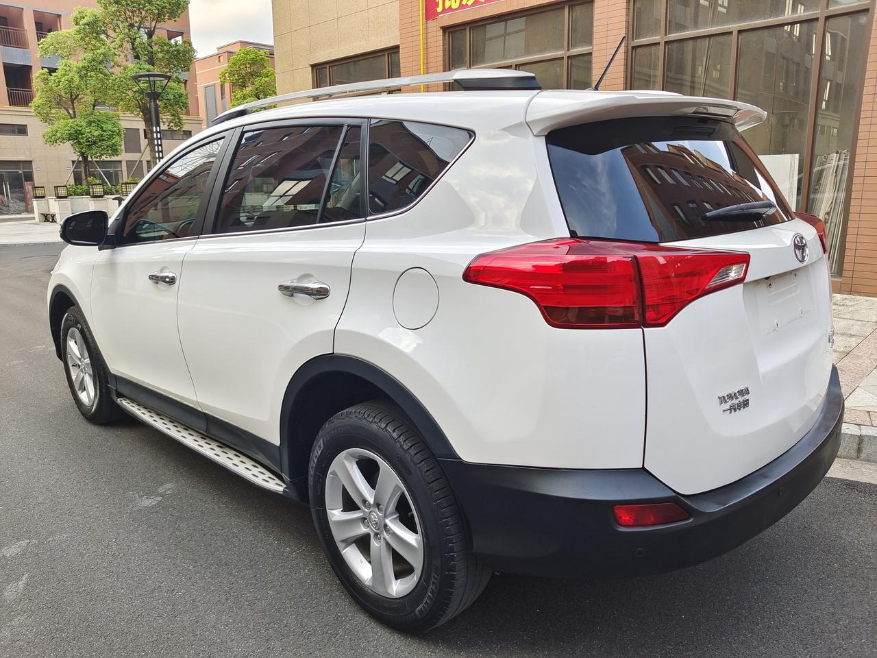 14年丰田荣放rav420四驱新锐118可小刀