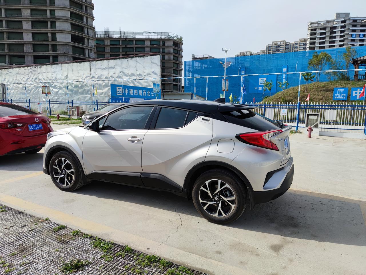 贴了个黑顶_丰田c-hr车友圈_来啊一起搬砖_懂车帝