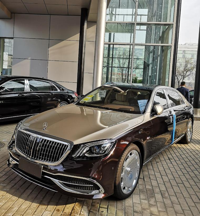迈巴赫s680双拼色