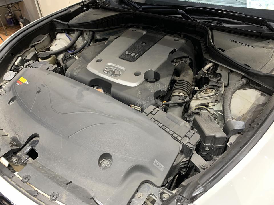 2014年英菲尼迪q70lvq25高端改装