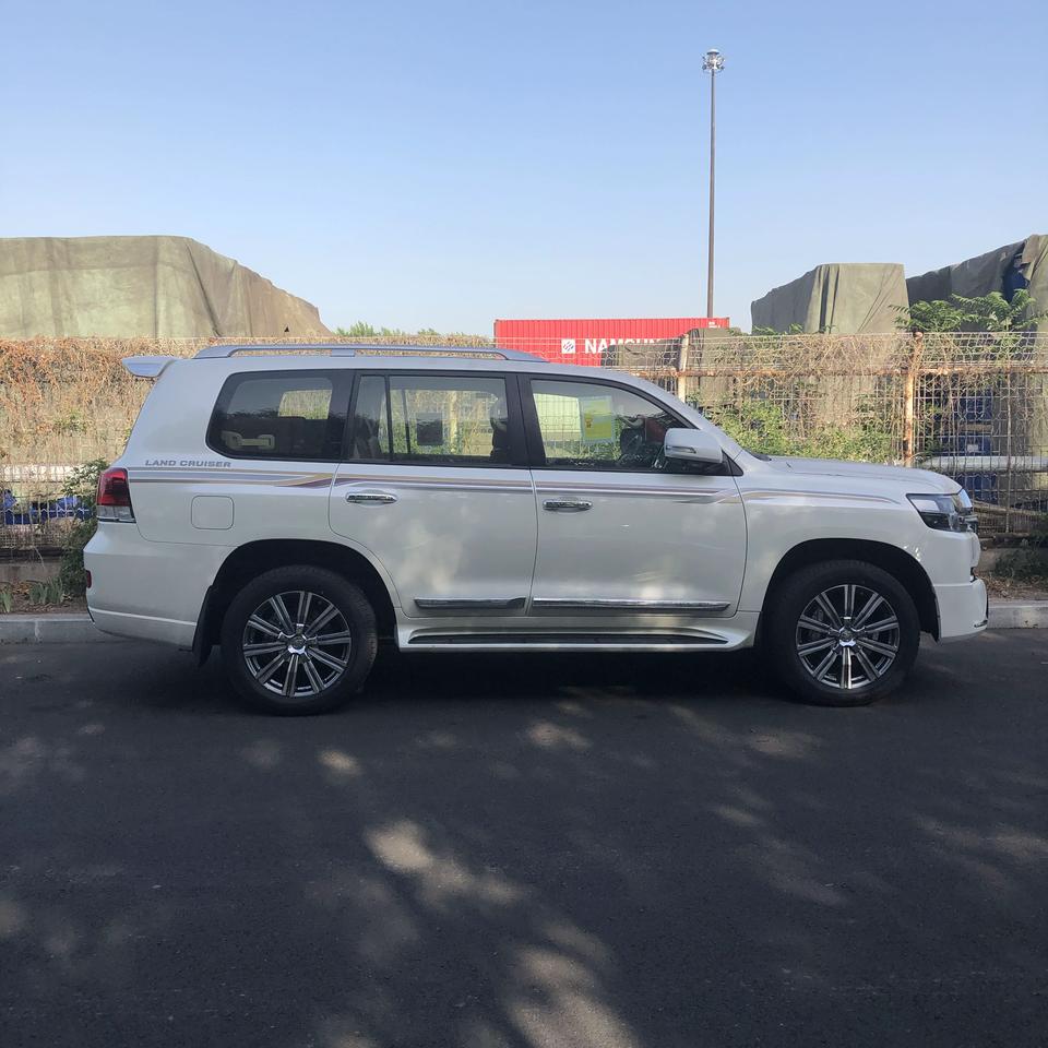 中东陆巡 最低配升级改装 5700大包围 20寸轮毂 带灯大