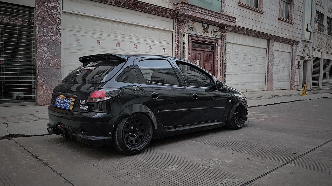 下雨天的黑武士_标致206车友圈_confused325_懂车帝