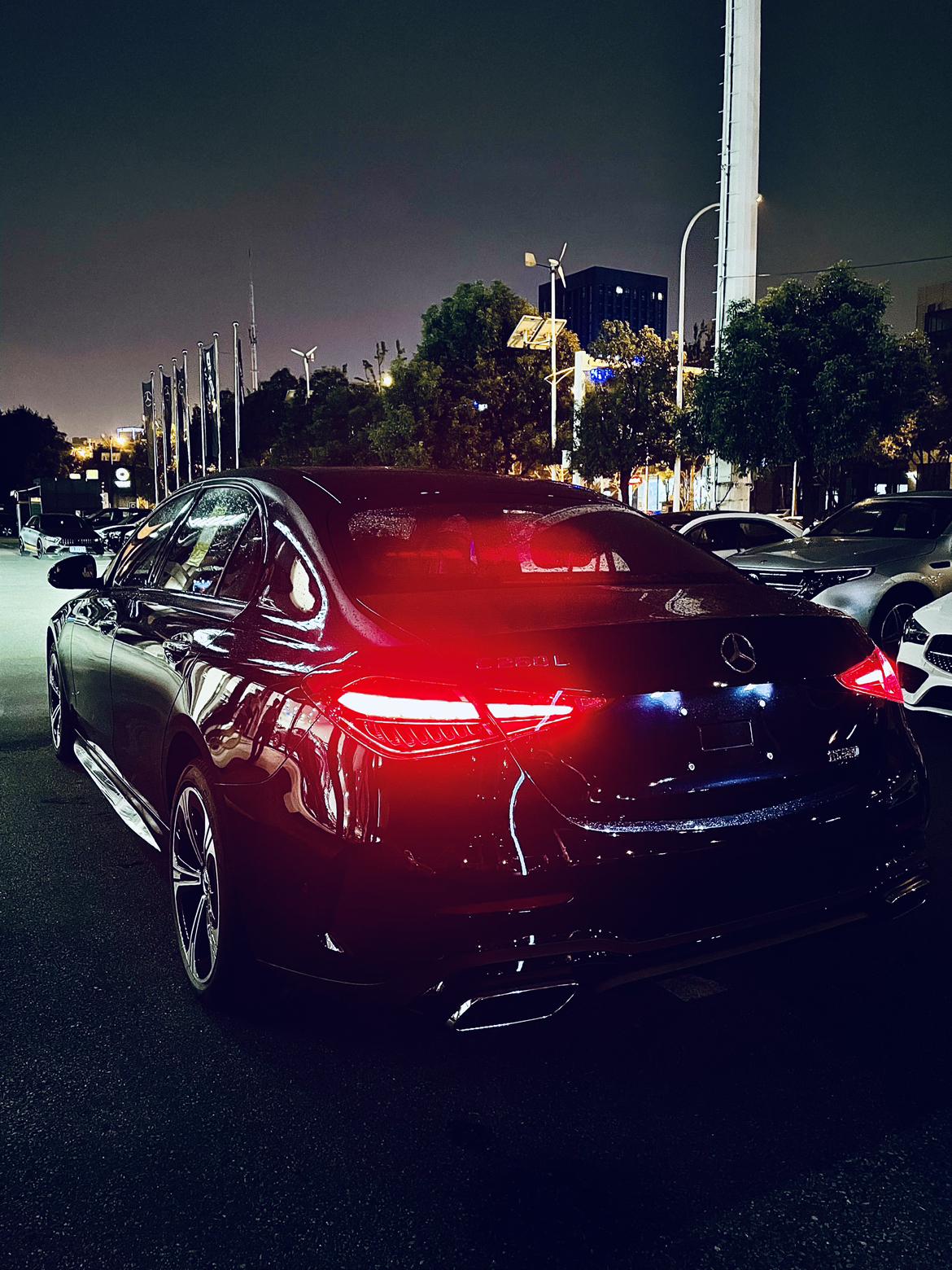 夜拍全新奔驰c级_奔驰c级车友圈_高能大雄_懂车帝
