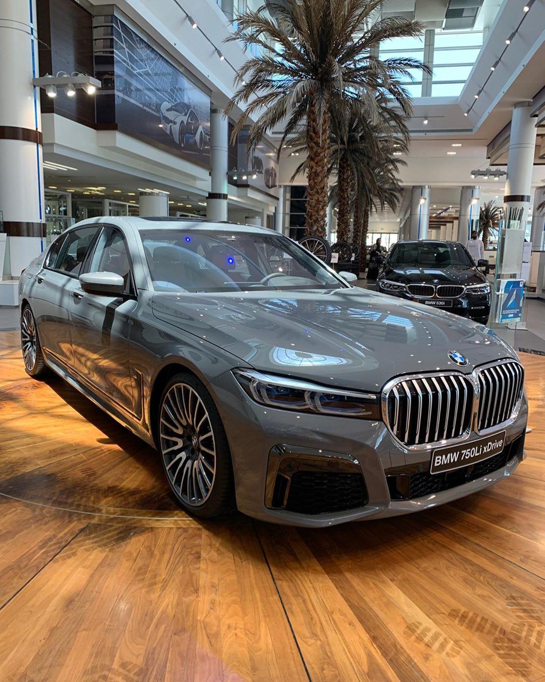 新7bernina grey贝尔尼纳灰实拍_宝马7系车友圈_懂车帝