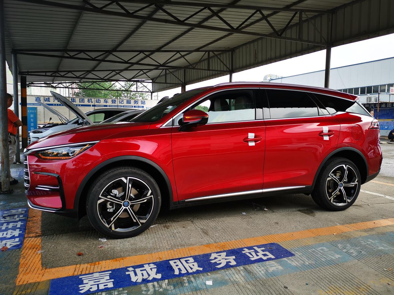 比亚迪唐dmi选号换鞋上牌装饰