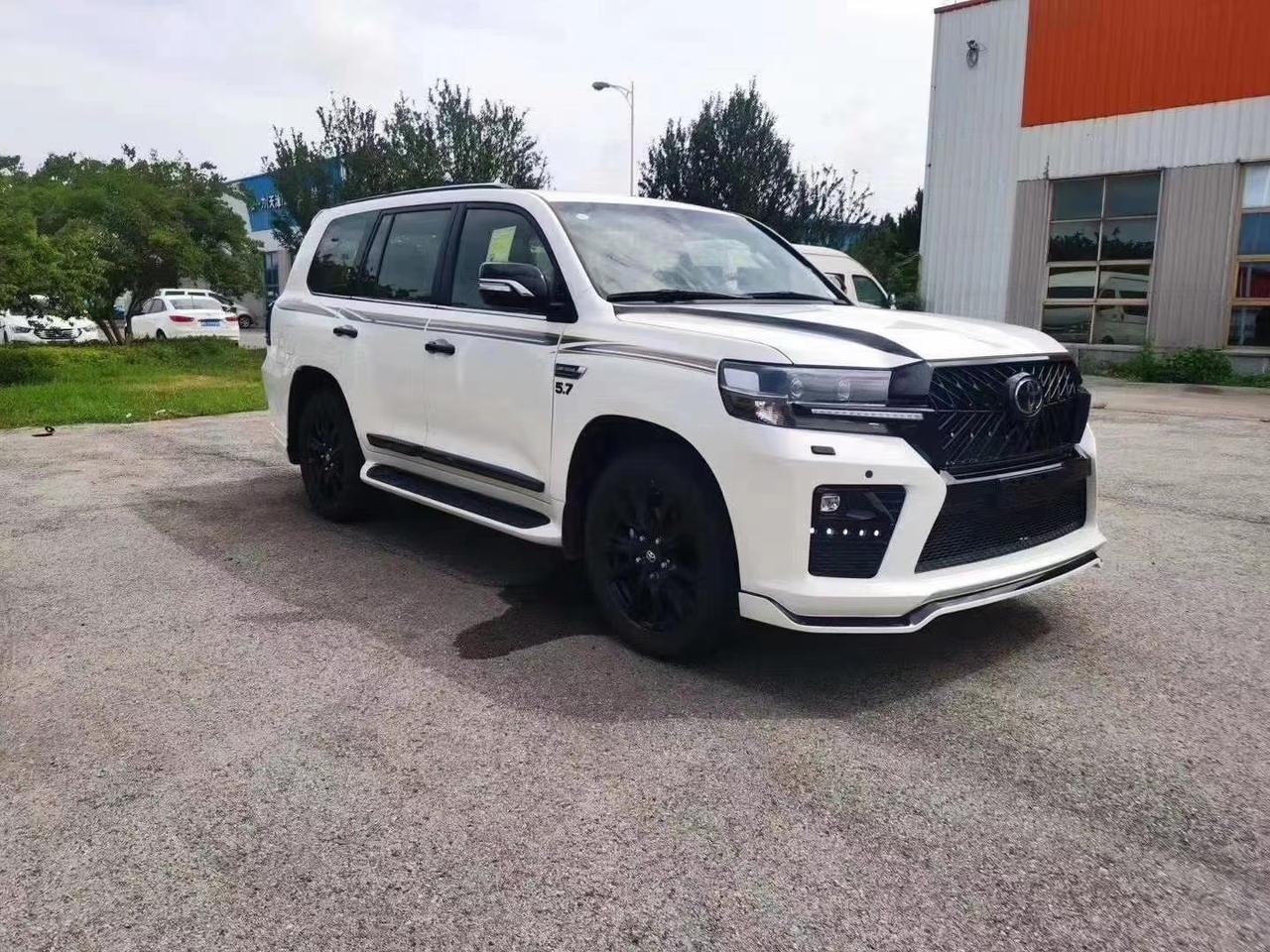 丰田兰德酷路泽升级黑武士