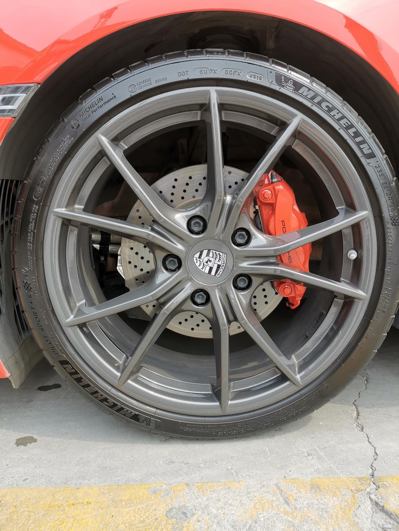 答应大家的:保时捷718boxster t刹车卡钳改色 以及