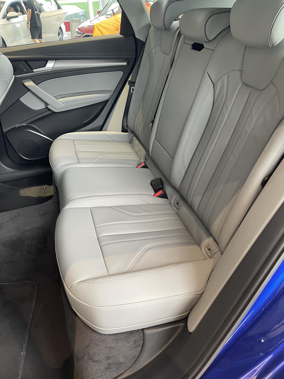 关于奥迪q5l座椅颜色