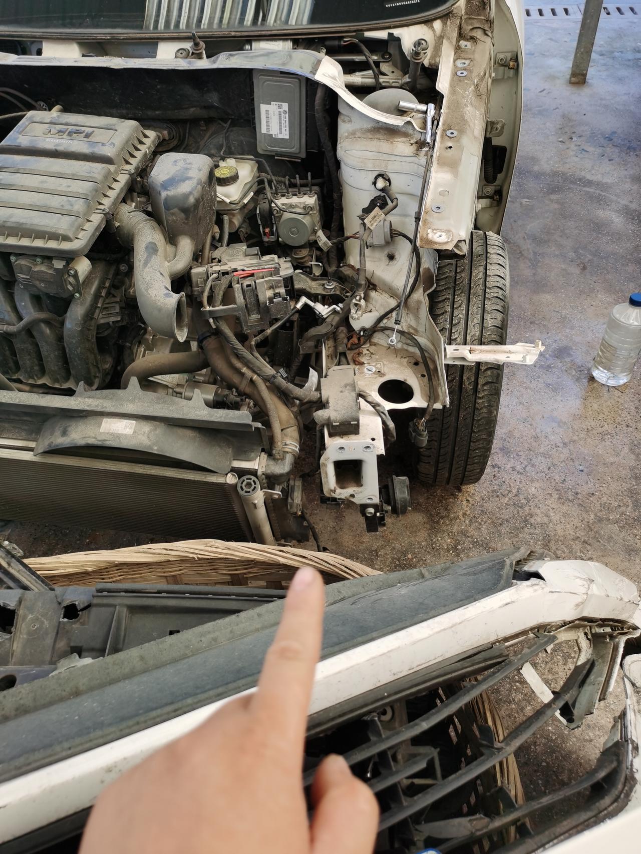 大梁变形,大梁整体往右_捷达车友圈_懂车帝