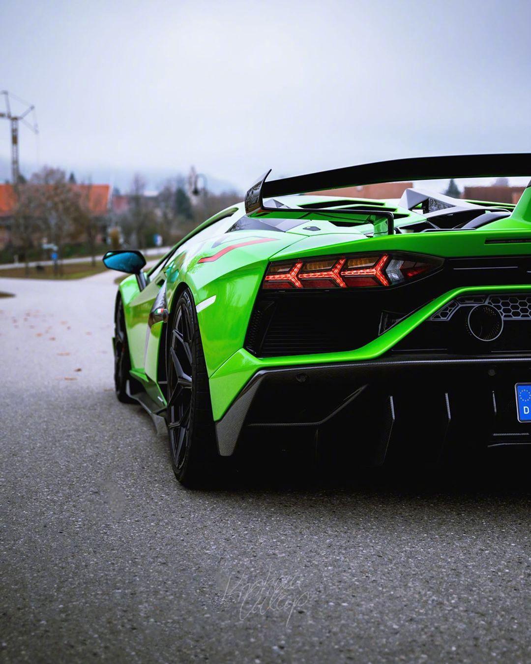 霸气侧漏的大牛svj_aventador车友圈_懂车帝