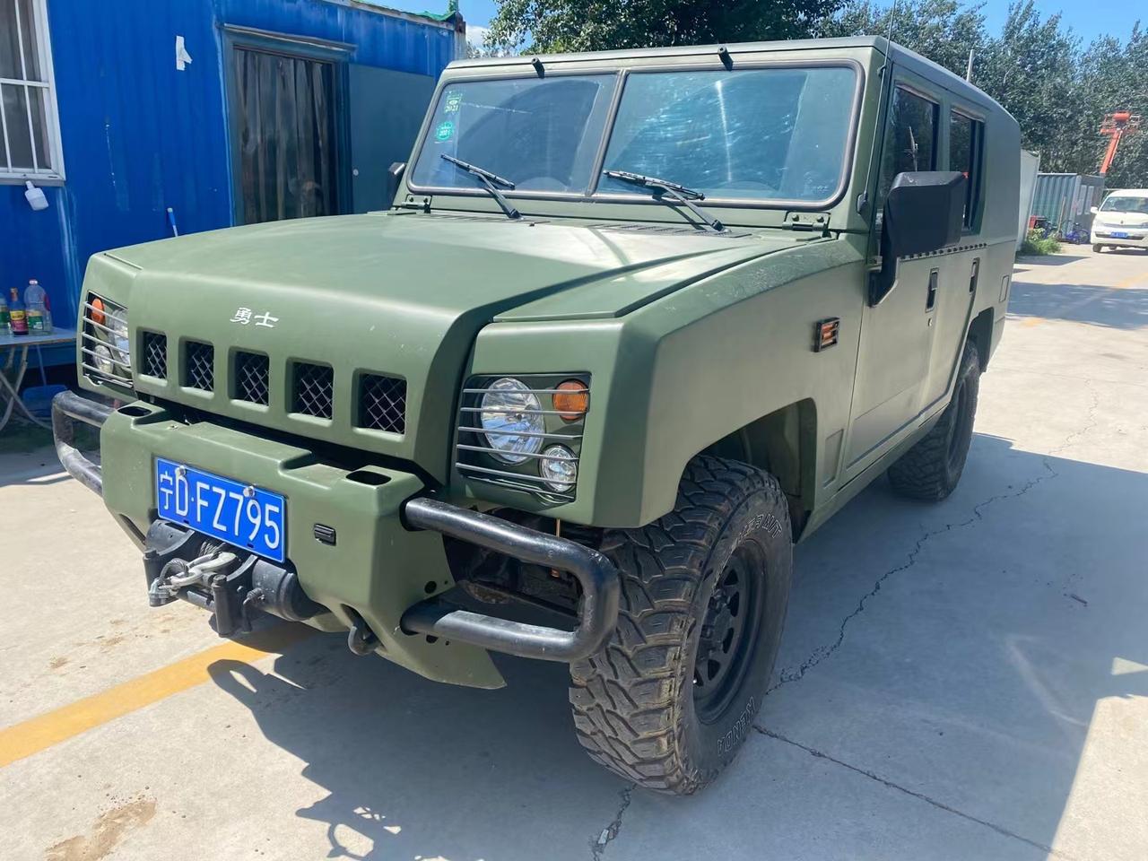 513北京勇士越野车高低速四驱两驱27排量2吨坦克似的外号谁都不服越野