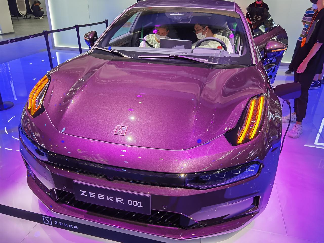 借深圳车展机会第一次坐进极氪001里面_zeekr 001车友圈_懂车帝