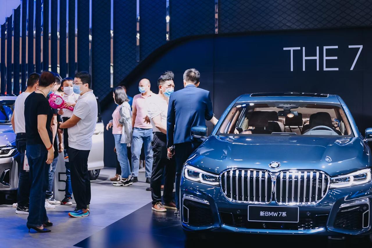 晋江国际车展宝马展台