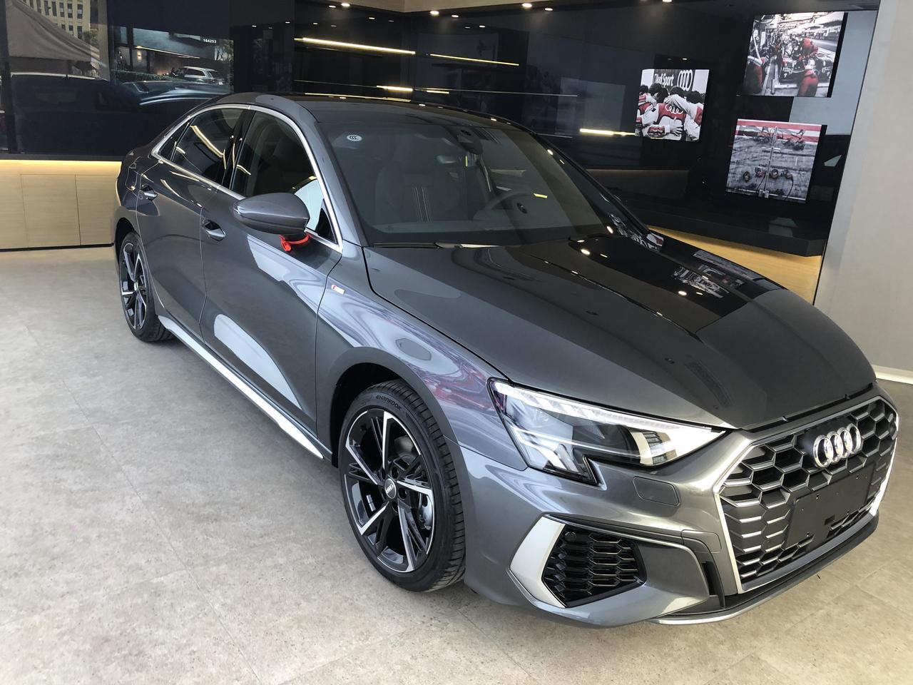 427订车等了十多天提前提车亲测天云灰真的帅到没朋友