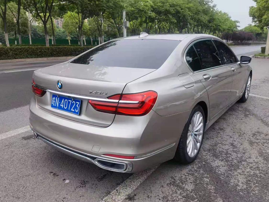 16年宝马740li豪华型