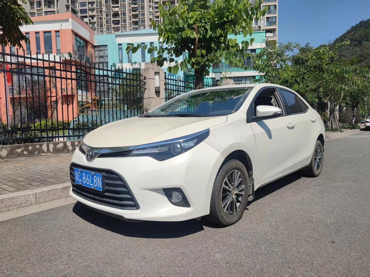 15年丰田雷凌自动天窗16l