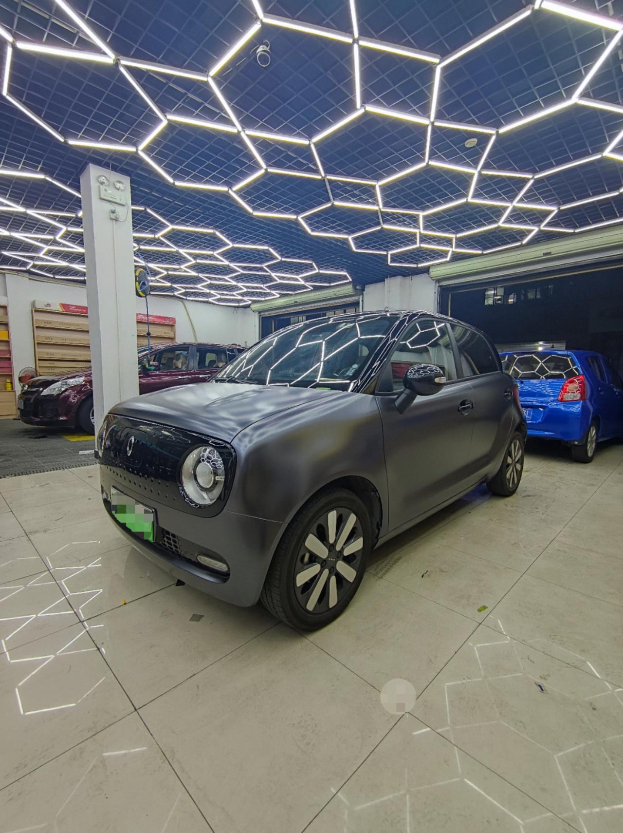 欧拉r1黑猫配色