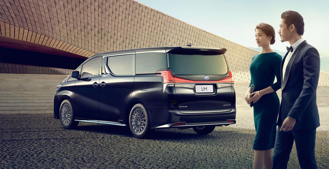 加价95万元的"神车":雷克萨斯lm2020款300h四座御
